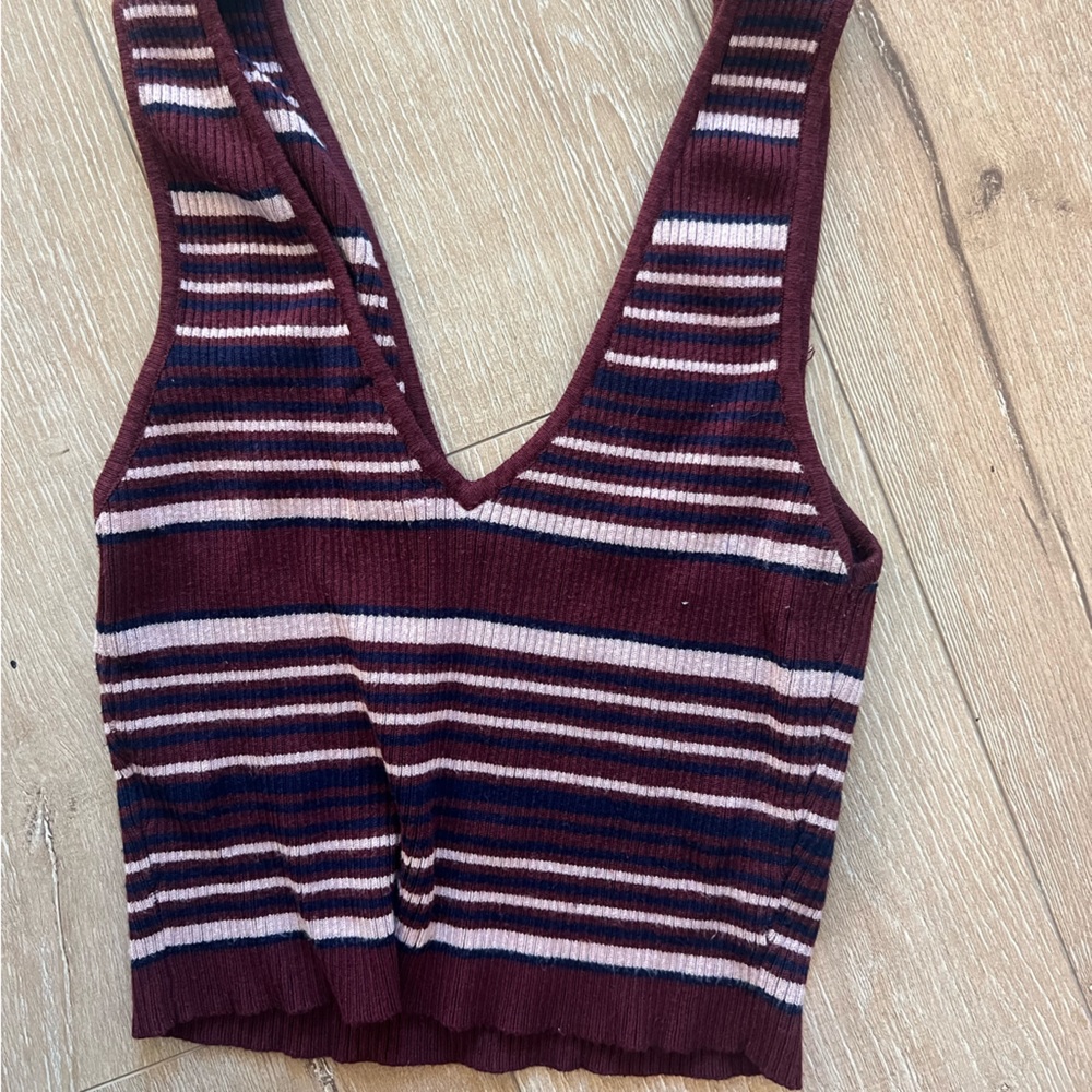 Kendal and Kylie crop top purple M